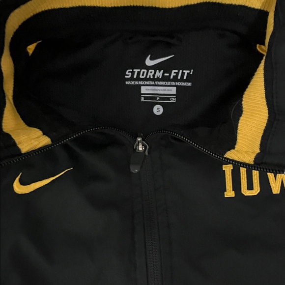 Iowa Nike Black and Yellow Storm-FIT Jacket 🤼‍♂️🏃🐤 - Picture 2 of 2